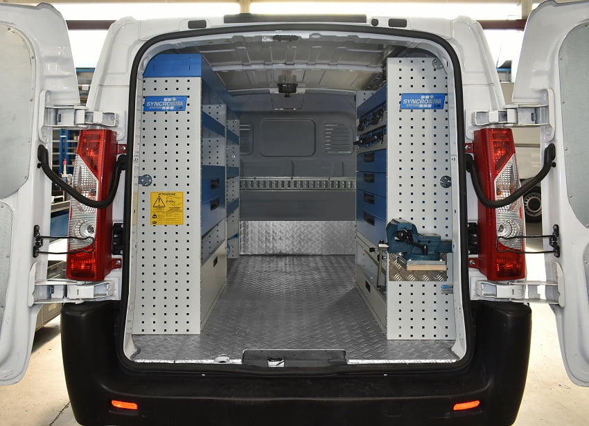 01 Scudo Fiat z aluminijastim dnom s šahovnico in pohištvom Syncro Ultra Slovenija