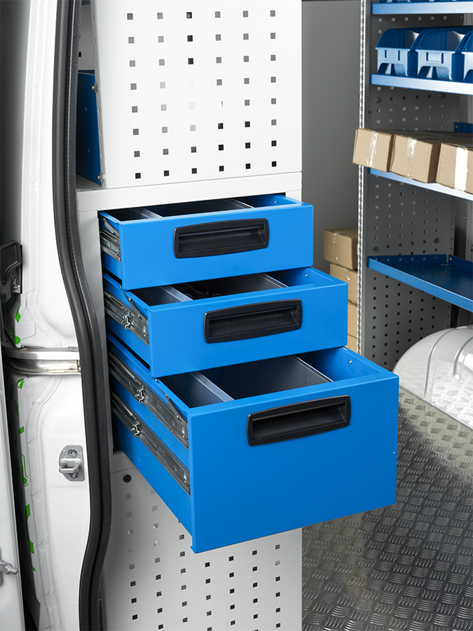 01 stranskih izvlečnih predalov z dostopom iz stranskih vrat Syncro Slovenija