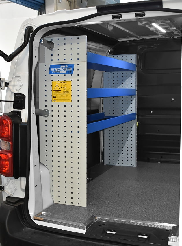 02. Vivaro 2019 s pohištvom Syncro iz Syncro Slovenija