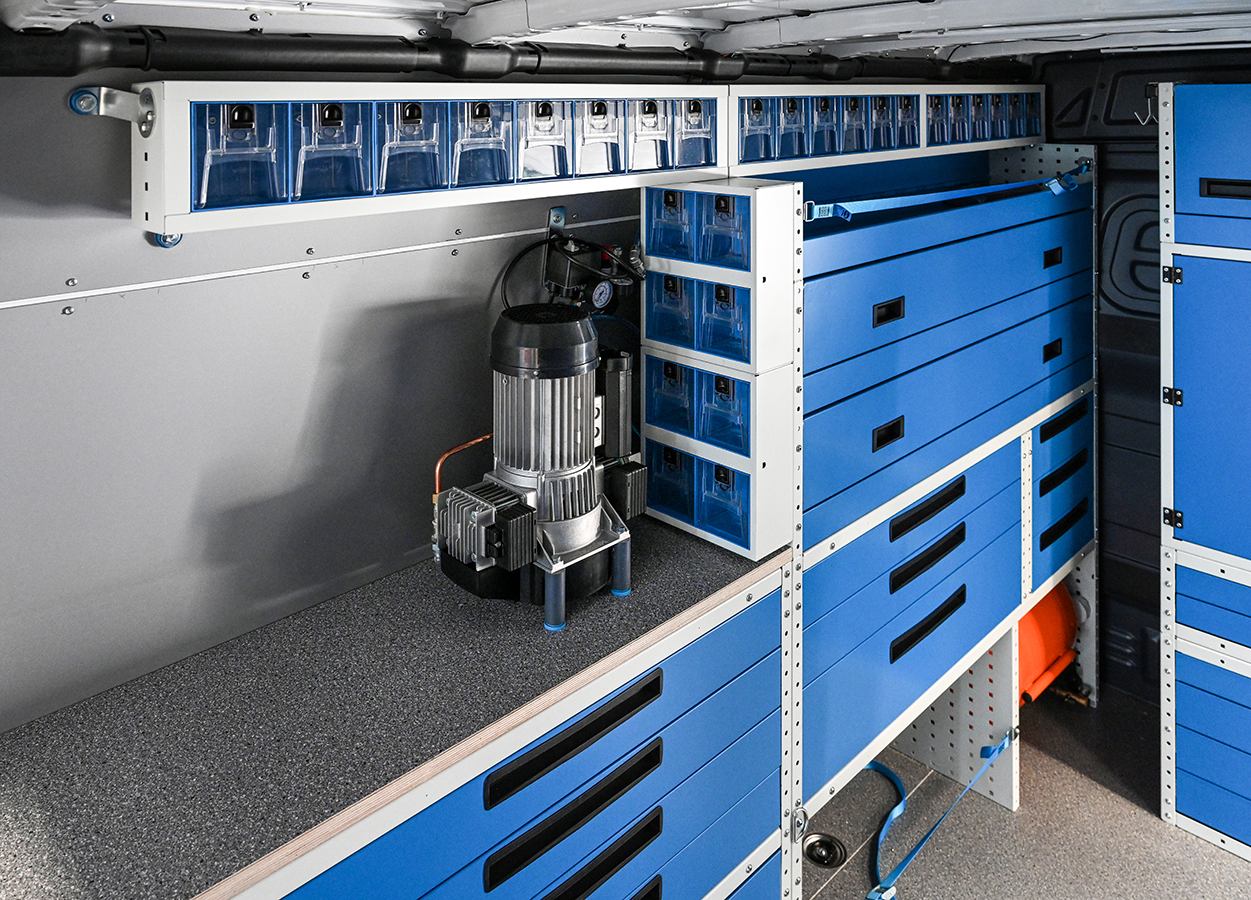 02 Delovna miza za kombi Syncro Slovenija