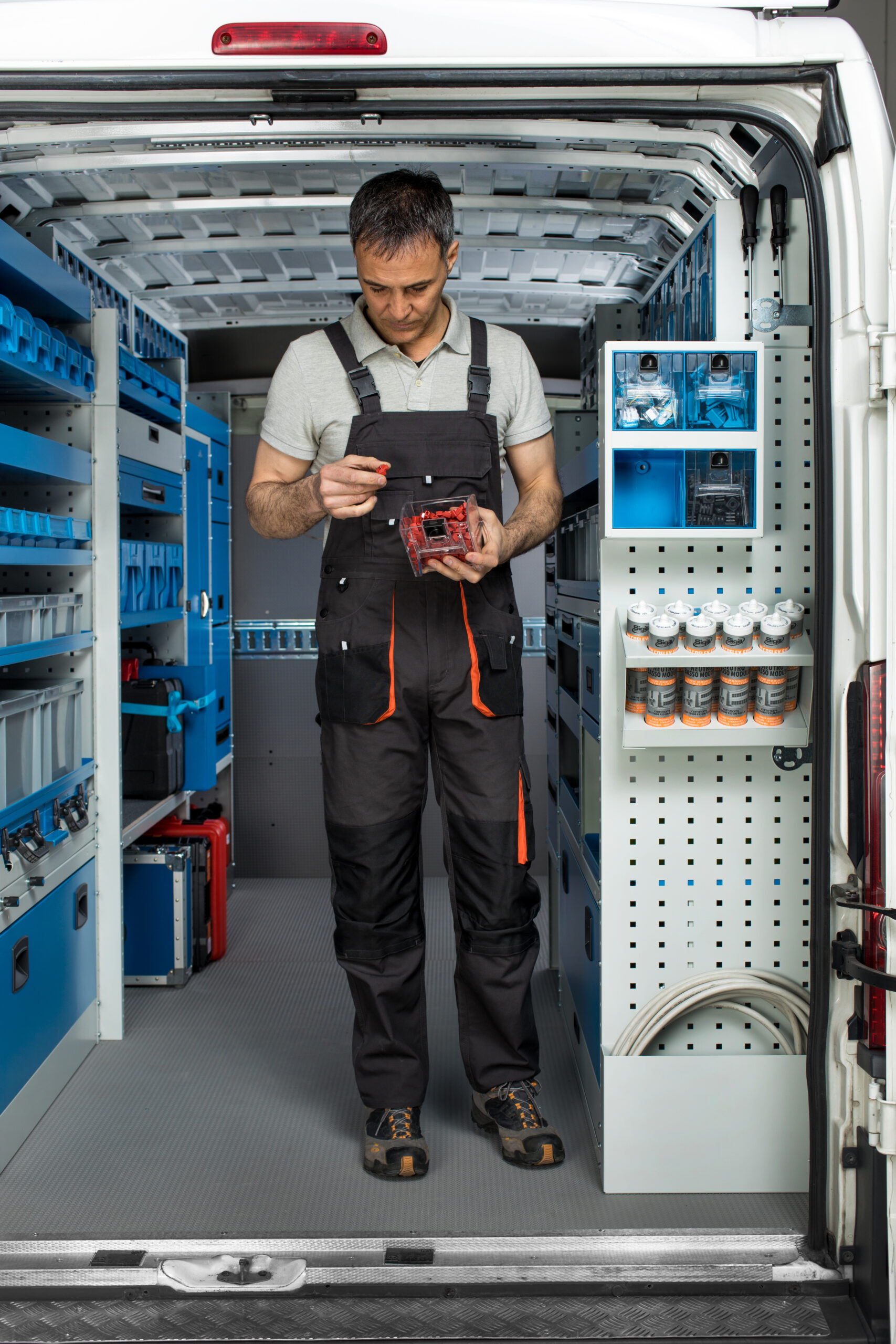 03 prozoren predal z ročajem Slovenija