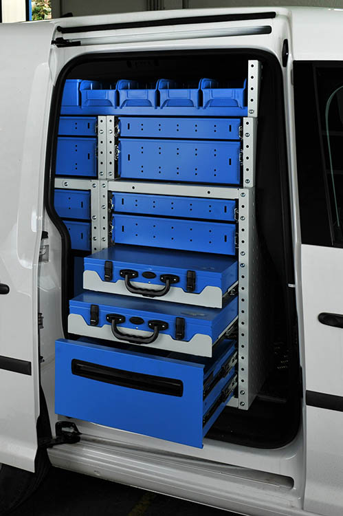 03 Odpiranje za 180 stopinj za predale Syncro Slovenia na Caddyju