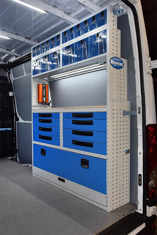 03 Daily con ripiano di lavoro e cassetti metallici o trasparenti Syncro Ultra Slovenija