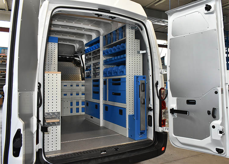 03 Master Renault s pohištvom Syncro Ultra in zložljivim primežem brez podpore Slovenija