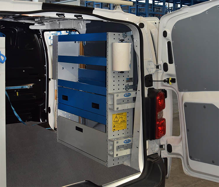 03 Proace con accessori sistema Syncro Slovenija