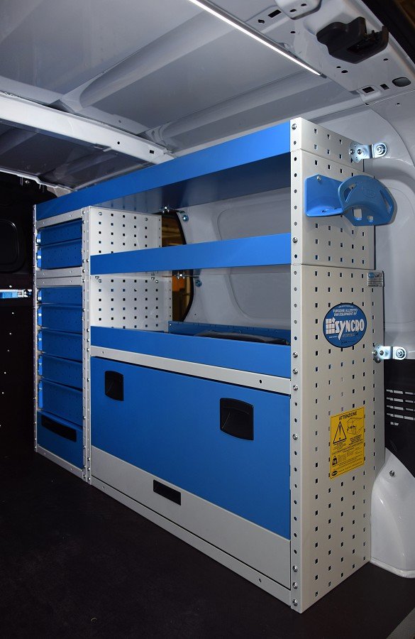 03 Predal z vrati na nV250 Syncro Slovenija