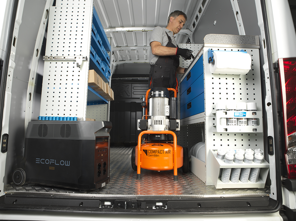 03 ecoflow z orodjem na kombiju Syncro Slovenija