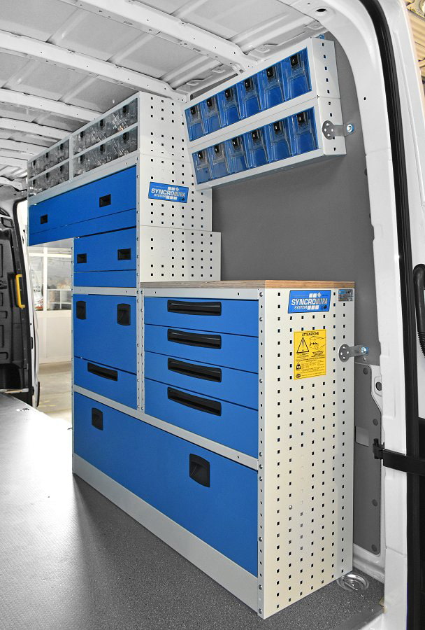 03 leva stena z delovno mizo za Man Tge L4H3 podjetja syncro system Slovenija