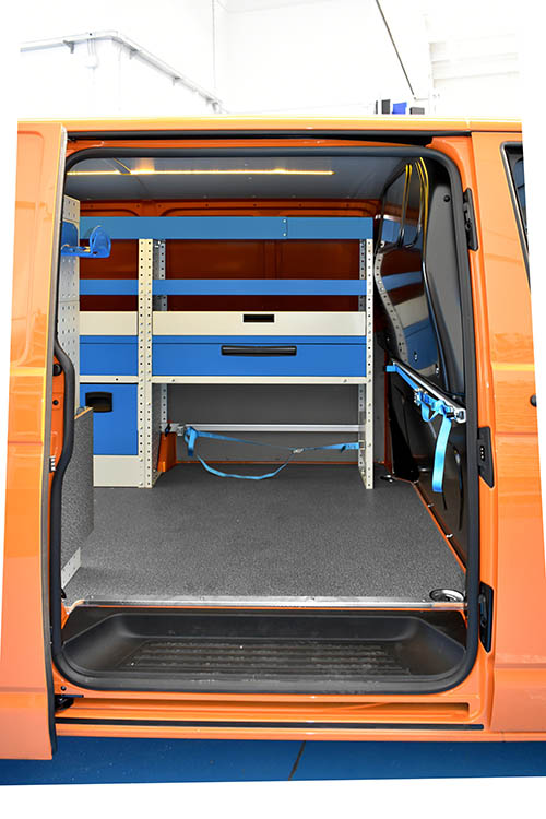 04 Transporter s sistemi za pritrditev blaga Syncro Slovenia