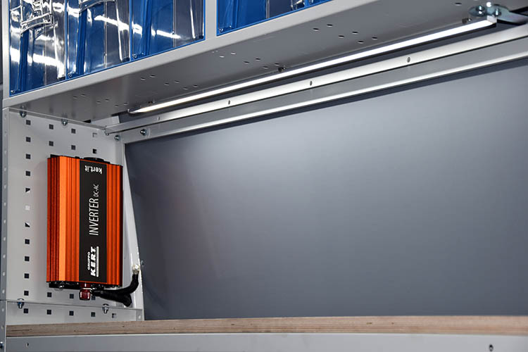 06 Inverter za kombi na vozilu Daily Syncro Slovenija